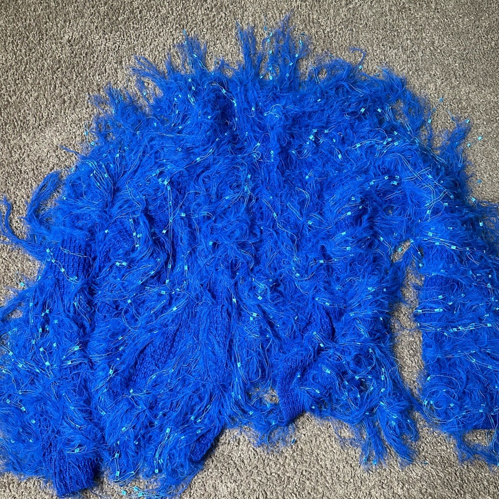 Size: S/M blue shaggy cardigan